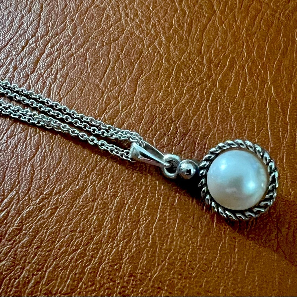 Brighton reversible pearl neckless.
